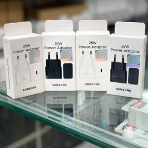 Samsung 25W Travel Adapter retail boxes in black and white variants on display T2510 with nfc